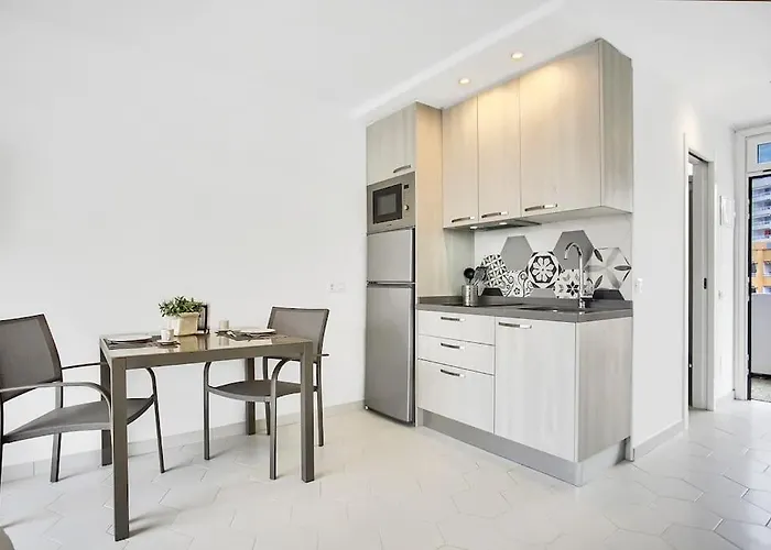 Alexander Playa De Americas Апартаменты Плая-де-лас-Америкас